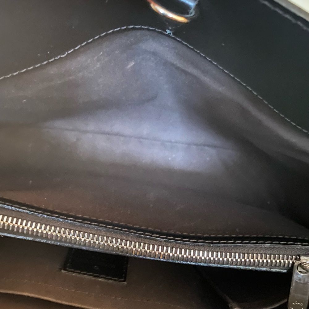 Auth Louis Vuitton blk epi‎ passy GM w/ silver hardware wallet keycase available - Picture 11 of 16